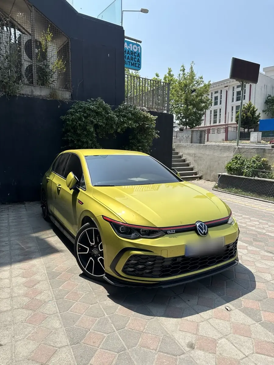 Volkswagen Golf GTI