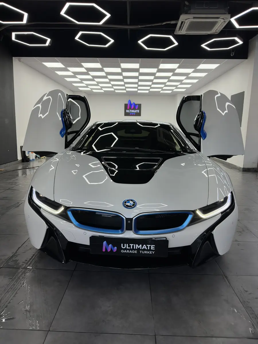 BMW i8