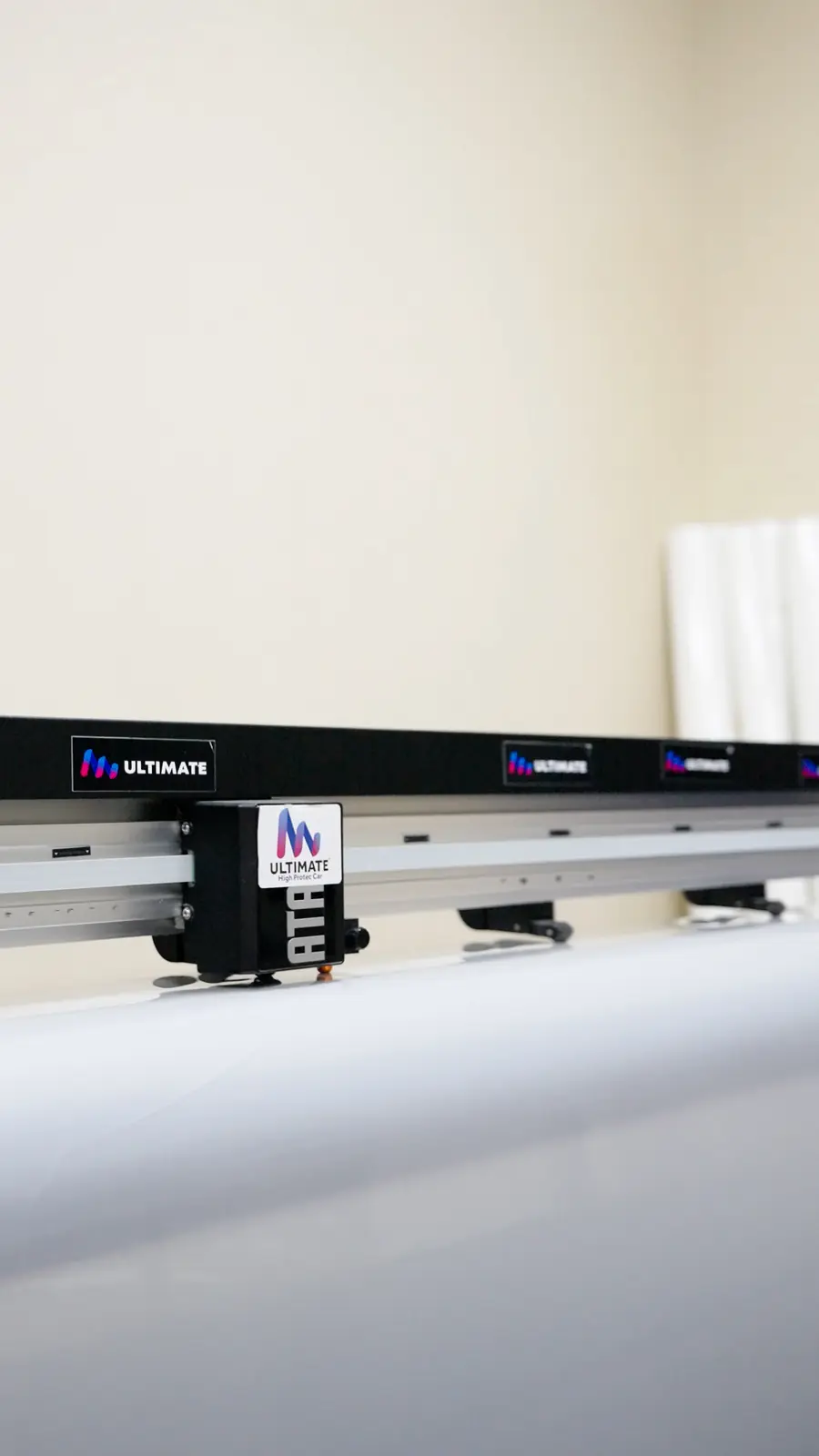 Plotter odası — Kesim kafası
